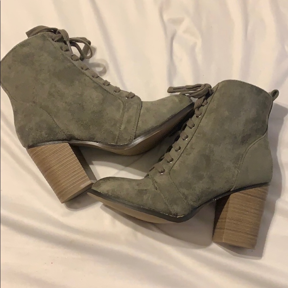 Suede boots